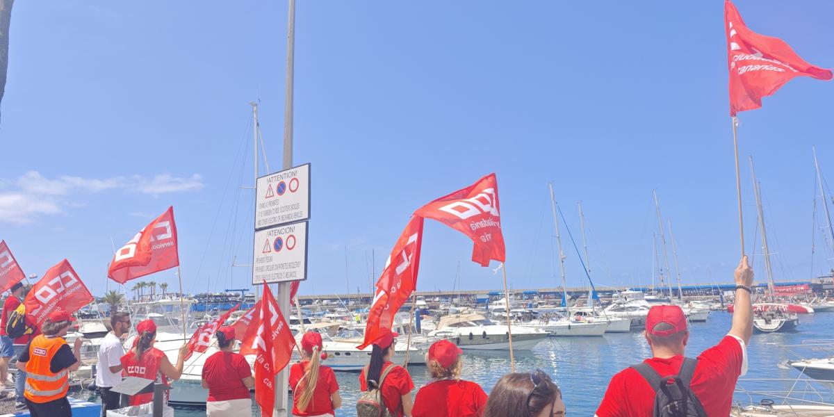 Concentración contra la represión sindical por parte de Puerto Costa - Maxicat Tenerife