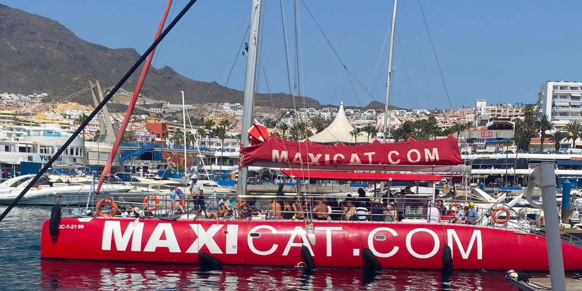 catamarán de Maxicat en Puerto Colón