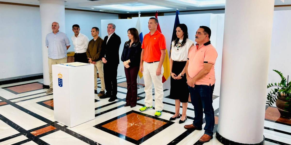 Firma del cuerdo de la carrera profesional para el personal de la Administración General de Canarias